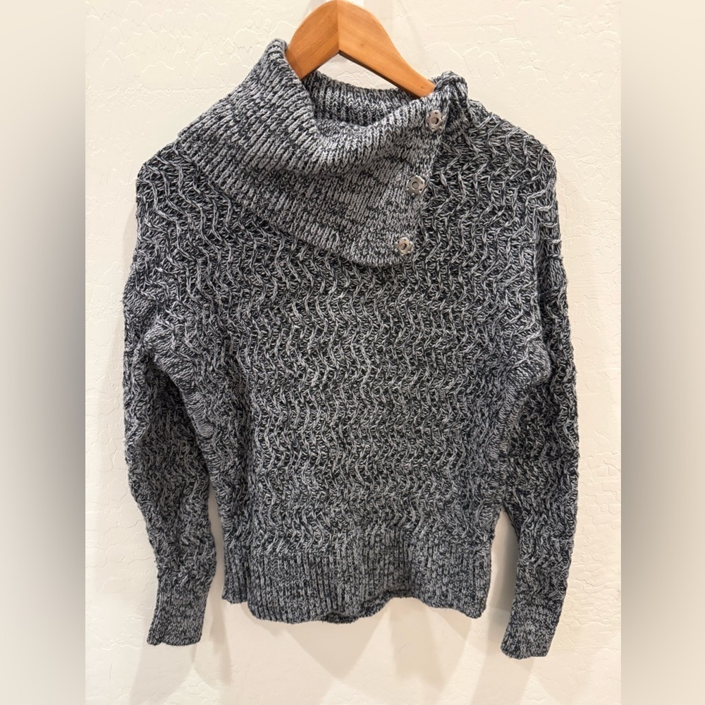 Banana Republic Women’s Medium Gray Wool Blend Snap Collar Sweater
